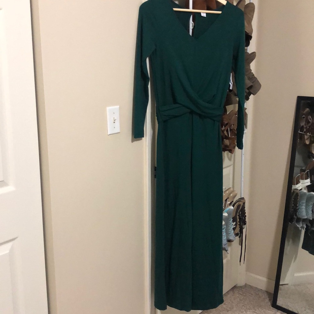 NWT! Gorgeous green jumper!